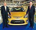 Künftig rollt der Mazda 2 auch in Thailand vom Band (von links): Masaharu Yamaki, Executive Vice President Mazda, und AAT-Präsident Kiyotaka Shobuda. Foto: Auto-Reporter/Mazda